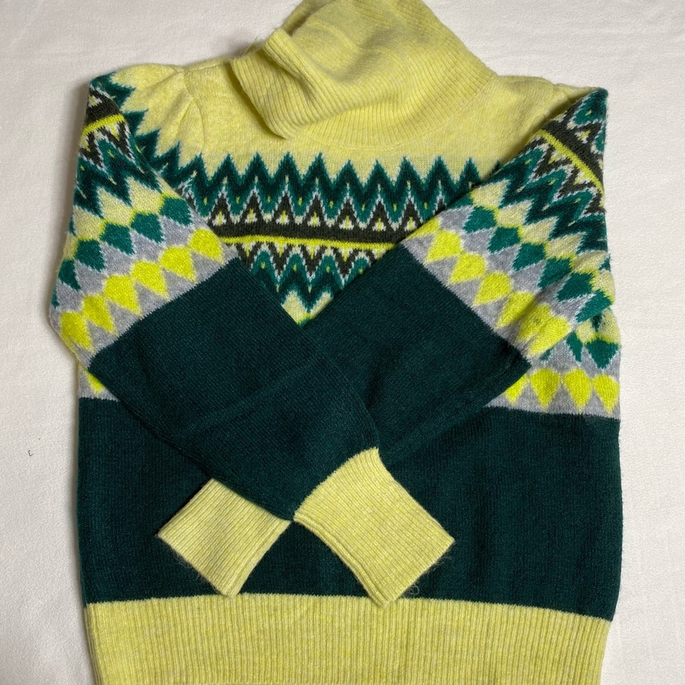 LOFT Green and Yellow Turtleneck Sweater with Geometric Pattern